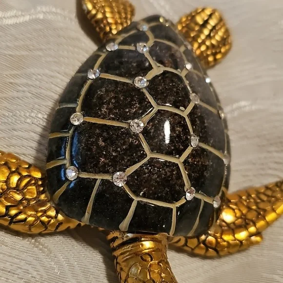 Turtil Pair Resein Cast With Crystal Accents - Picture 8 of 8